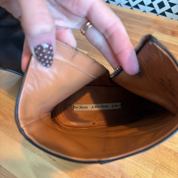 & Other Stories Black Leather Rounded Toe Ankle Boot Gold Zipper Women's Size 9 - Picture 11 of 16